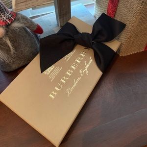 Burberry Box w/ Bow